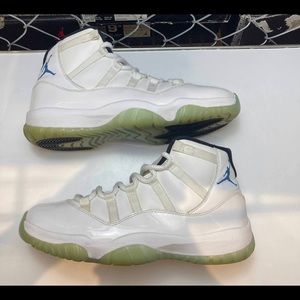 Jordan 11 Legend Blue Size 9.5